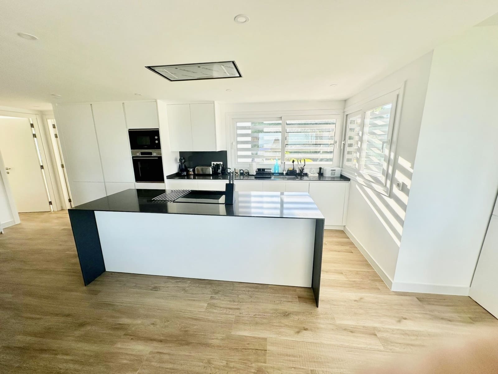 2 soverom Leilighet til salgs i Casares med svømmebasseng garasje - € 525 000 (Ref: 9419365)