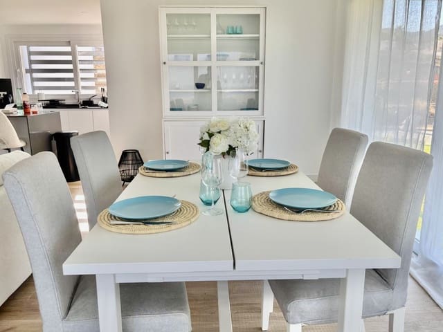 2 soveværelse Lejlighed til salg i Casares Pueblo, Casares med swimmingpool garage - € 525.000 (Ref: 9419365)