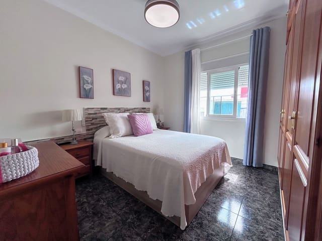 3 chambre Appartement à vendre à Puerto de Estepona, Estepona - 325 000 € (Ref: 9439859)