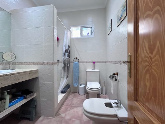 3 chambre Appartement à vendre à Puerto de Estepona, Estepona - 325 000 € (Ref: 9439859)