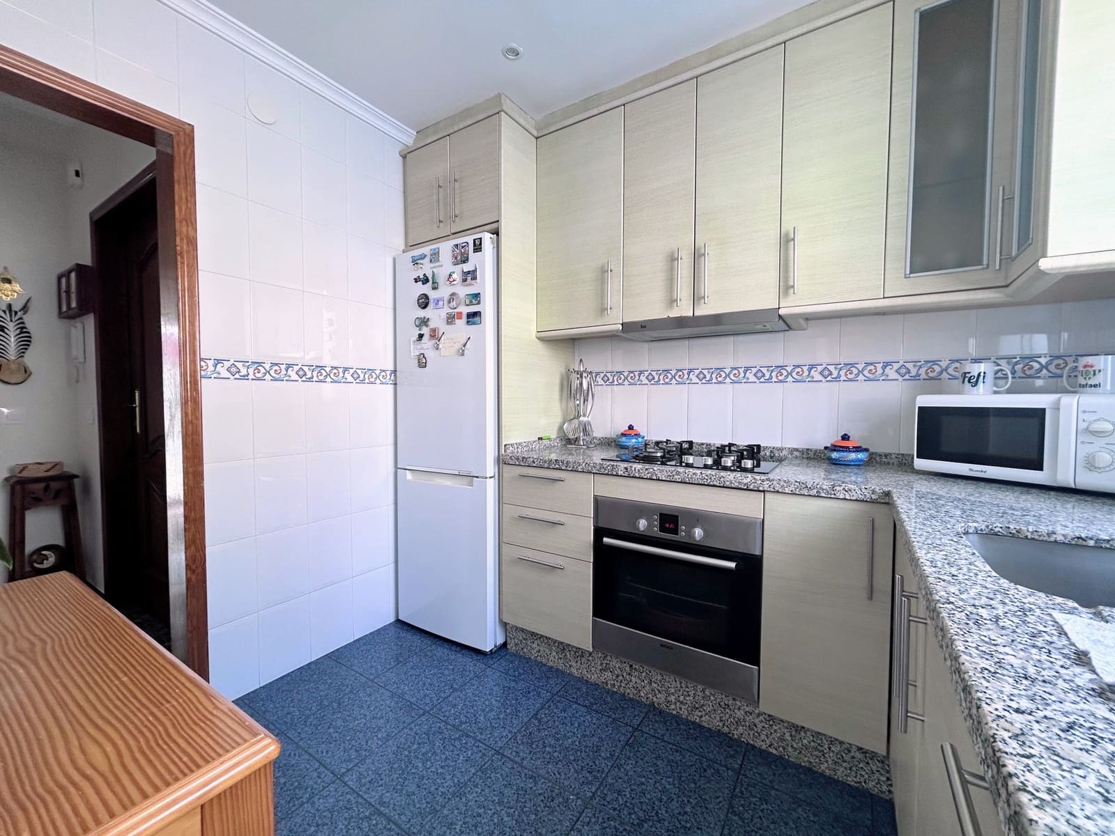 3 slaapkamer Appartement te koop in Estepona - € 325.000 (Ref: 9439859)