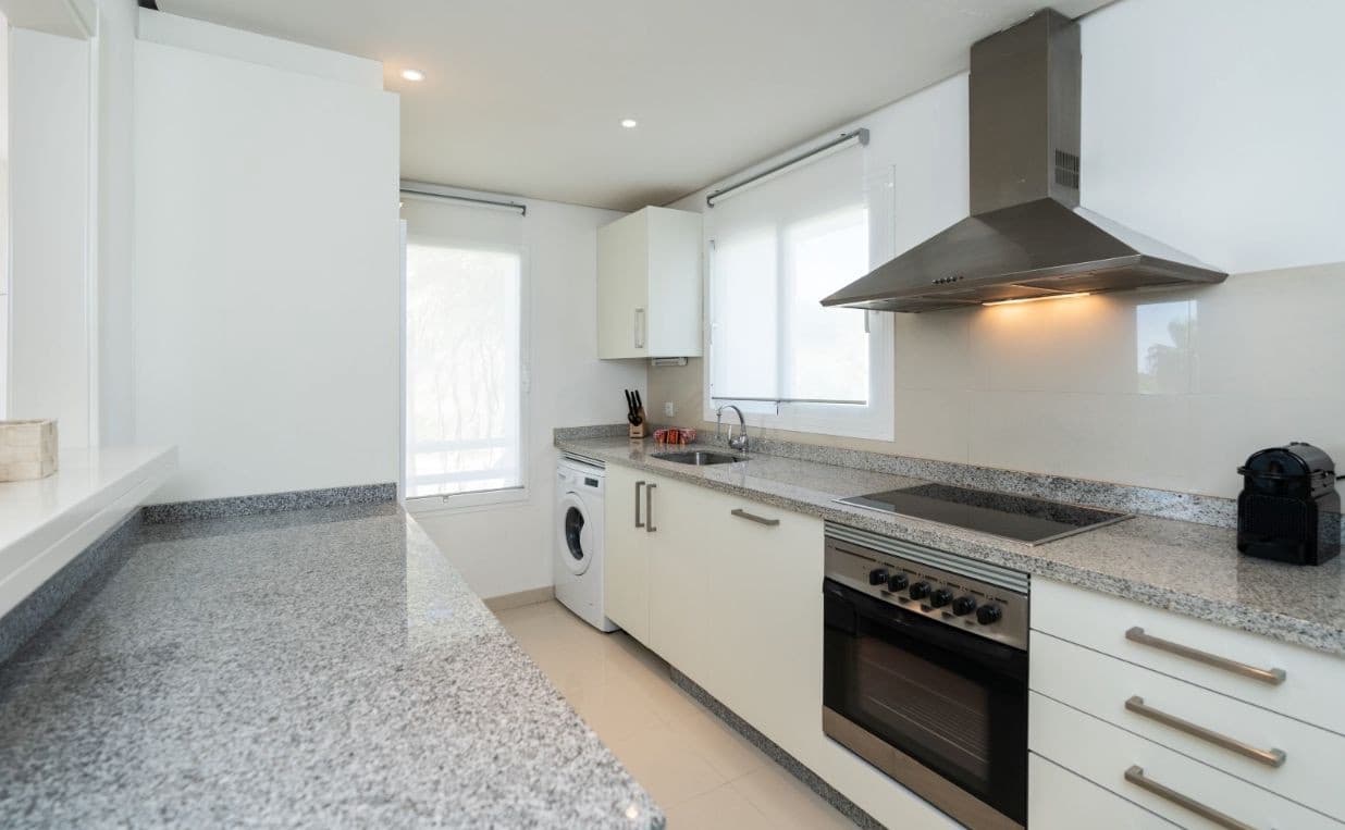 2 soverom Leilighet til leie i Casares med svømmebasseng garasje - € 2 000 (Ref: 9465406)