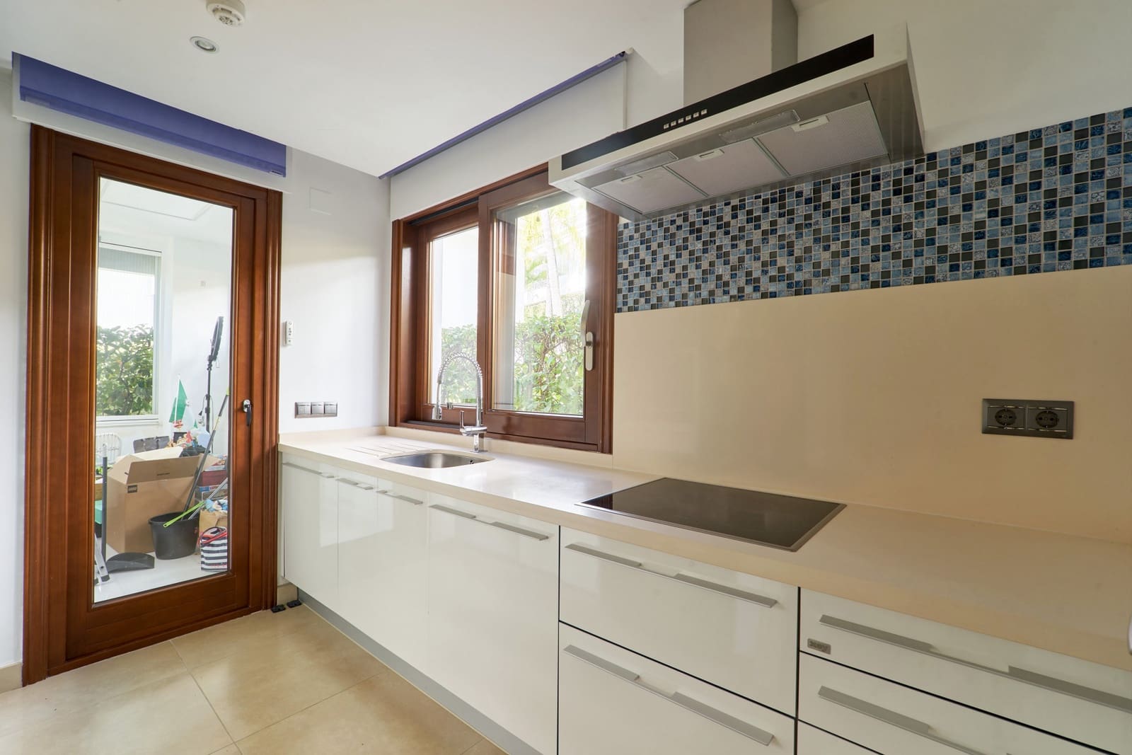 Apartamento de 1 habitación en Estepona en venta con piscina garaje - 1.100.000 € (Ref: 9468277)