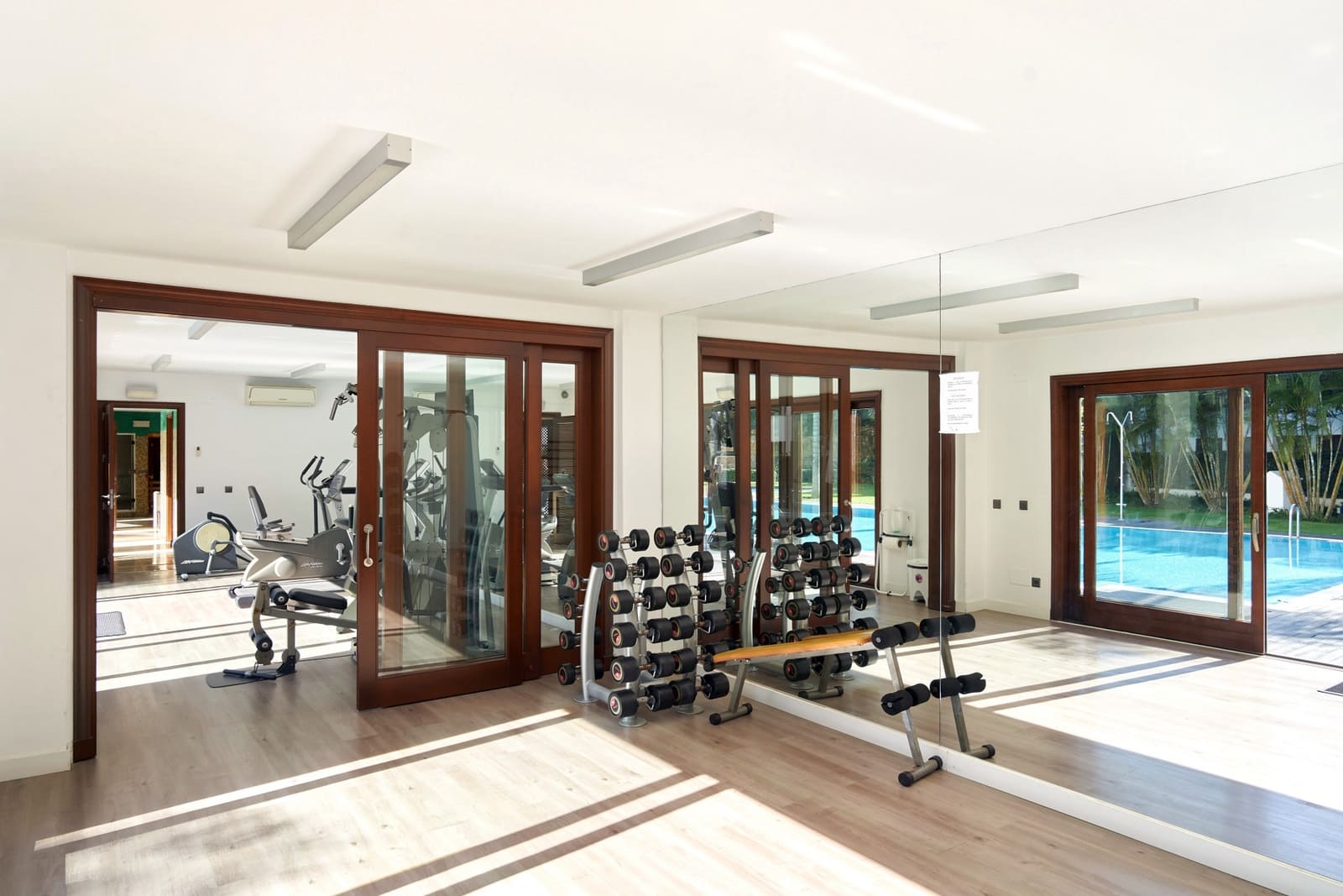 Apartamento de 1 habitación en Estepona en venta con piscina garaje - 1.100.000 € (Ref: 9468277)