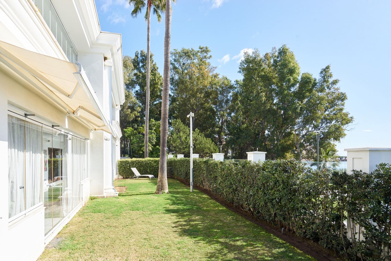 Apartamento de 1 habitación en Estepona en venta con piscina garaje - 1.100.000 € (Ref: 9468277)