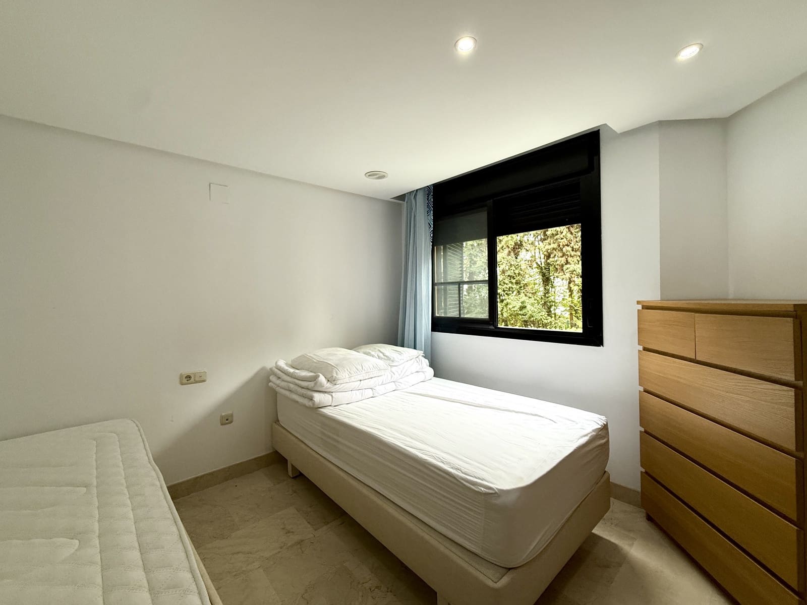 Apartamento de 2 habitaciones en Marbella en venta con piscina garaje - 665.000 € (Ref: 9472784)