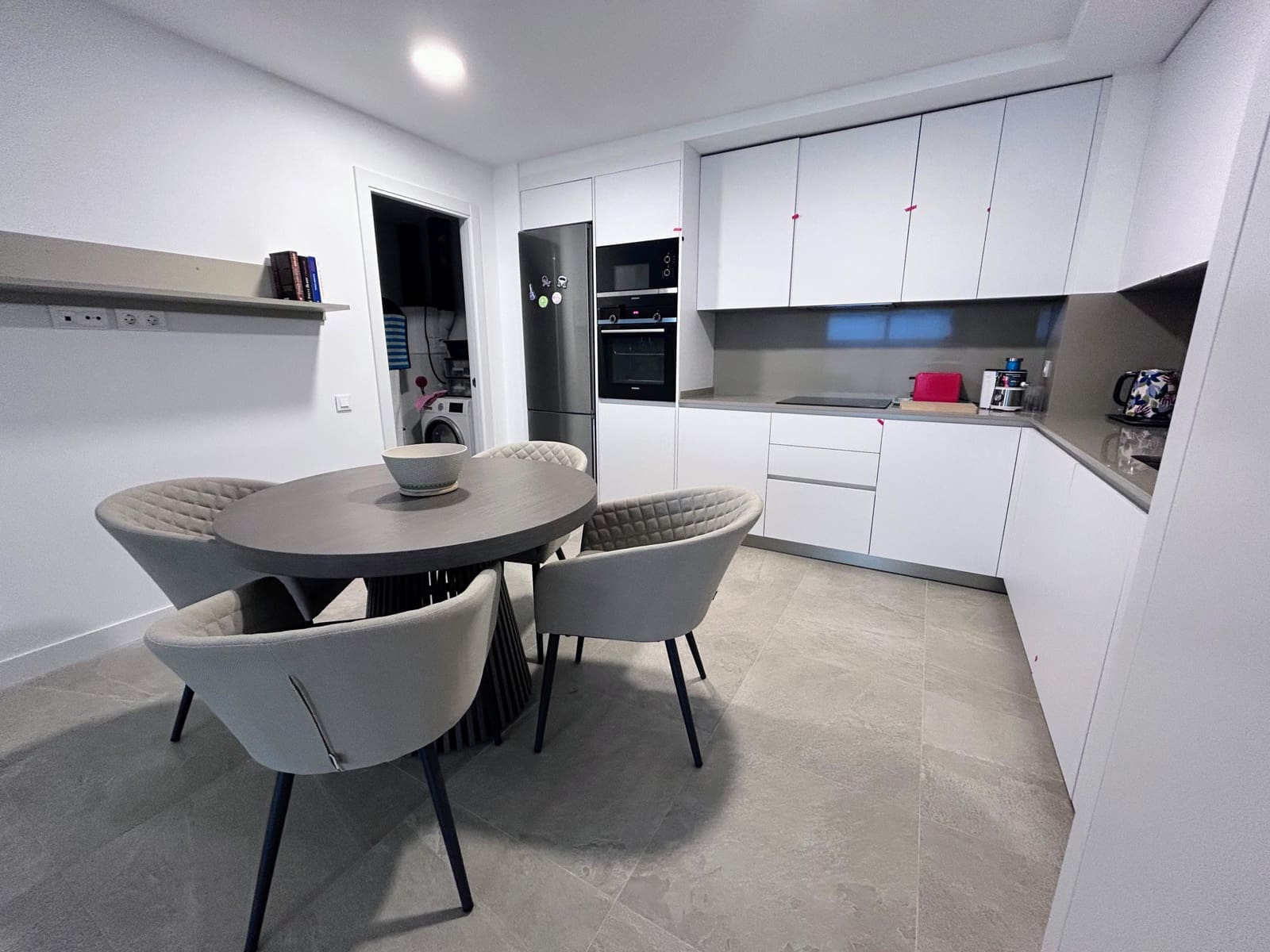 2 soveværelse Lejlighed til leje i Estepona med swimmingpool garage - € 2.400 (Ref: 9488244)