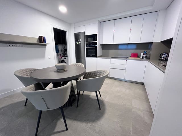 2 soveværelse Lejlighed til leje i Estepona med swimmingpool garage - € 2.400 (Ref: 9488244)