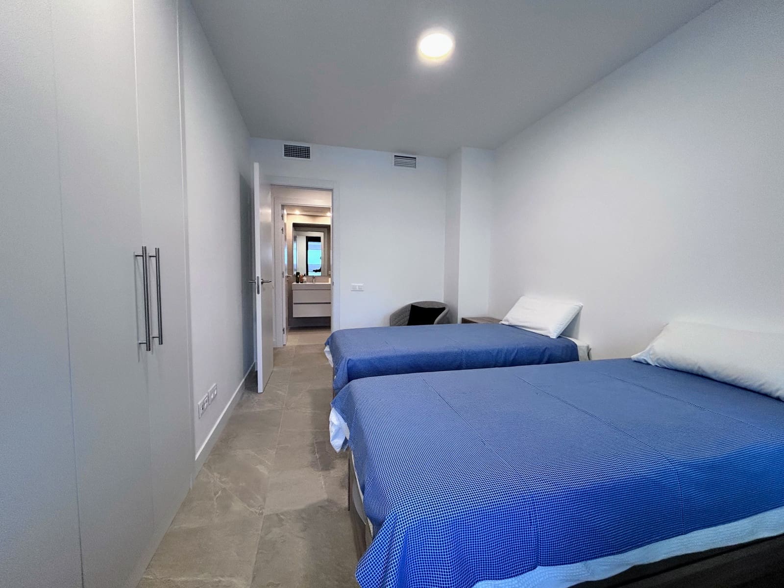 2 soveværelse Lejlighed til leje i Estepona med swimmingpool garage - € 2.400 (Ref: 9488244)