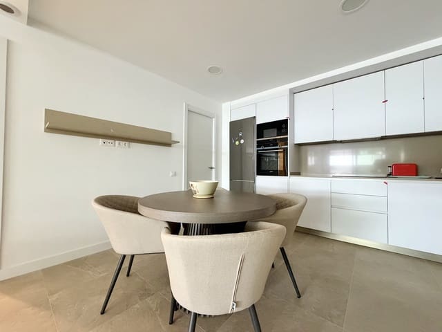 2 sovrum Lägenhet att hyra i Huerta Nueva, Estepona med pool garage - 2 200 € (Ref: 9488244)