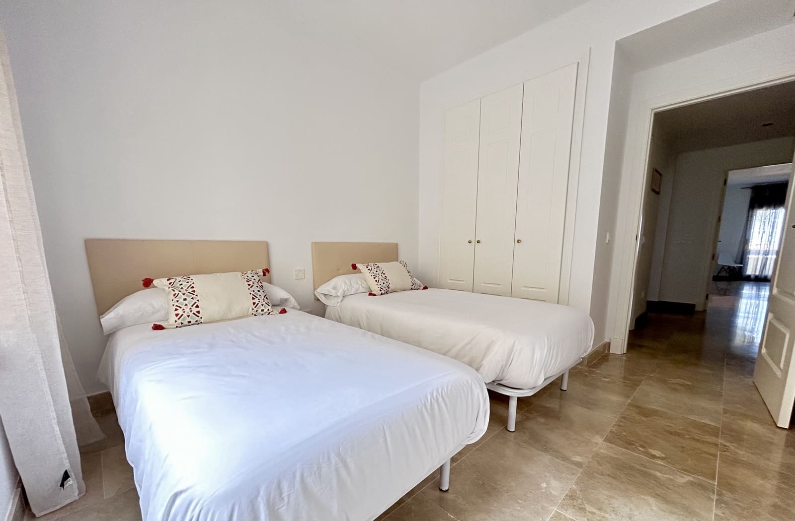 2 bedroom Apartment for sale in Manilva with pool garage - € 309,000 (Ref: 9497077)