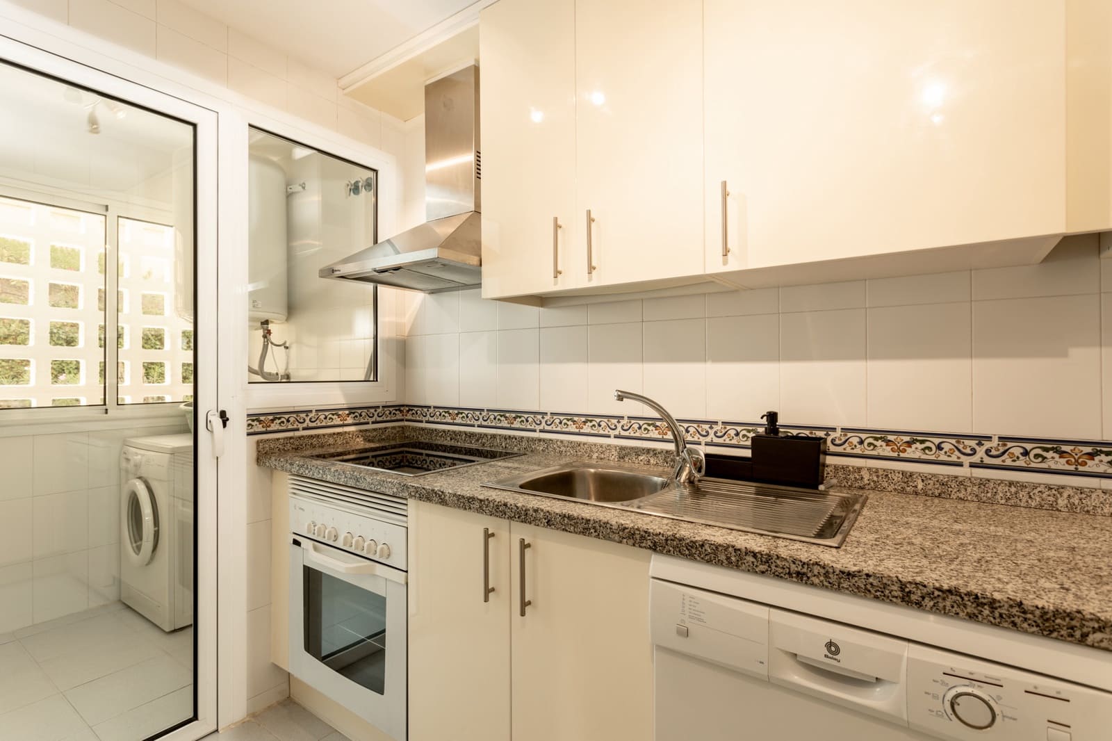 2 bedroom Apartment for sale in Manilva with pool garage - € 309,000 (Ref: 9497077)