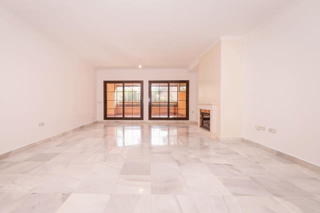 4 slaapkamer Appartement te koop in Atalaya-Isdabe, Estepona met zwembad garage - € 850.000 (Ref: 9504151)