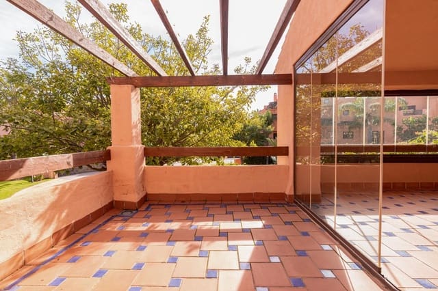 4 slaapkamer Appartement te koop in Atalaya-Isdabe, Estepona met zwembad garage - € 850.000 (Ref: 9504151)