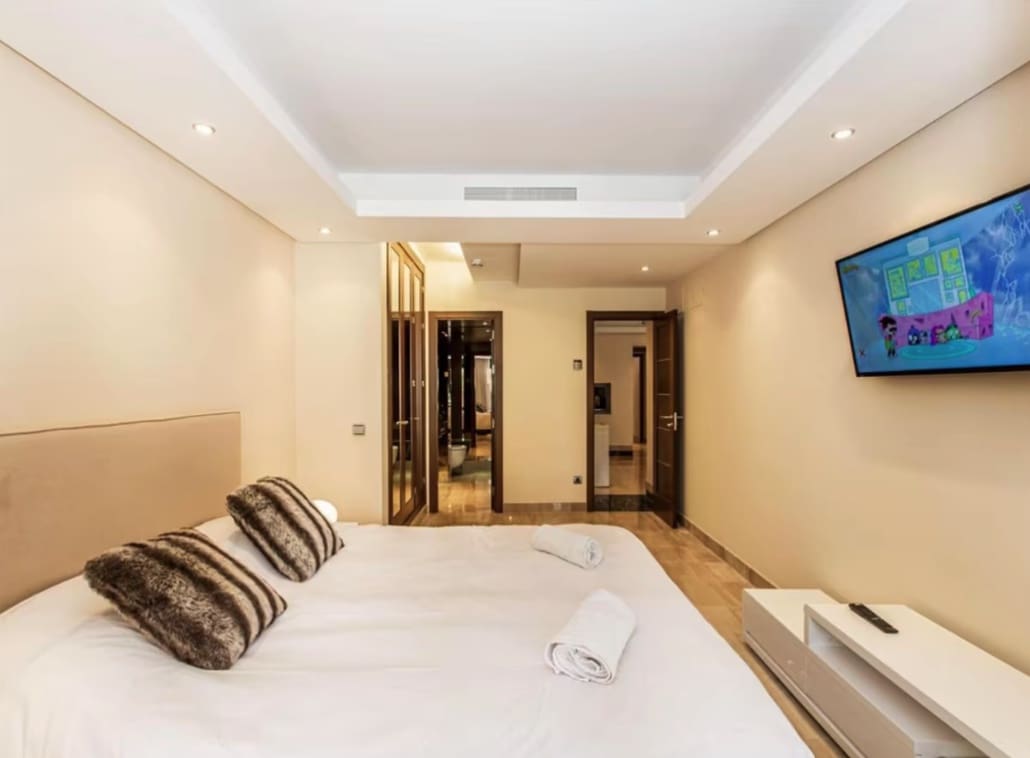 2 makuuhuone Huoneisto myytävänä paikassa Estepona mukana uima-altaan 
autotalli - 650 000 € (Ref: 9504152)