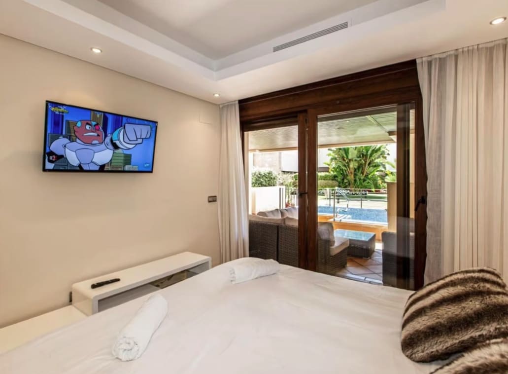 2 makuuhuone Huoneisto myytävänä paikassa Estepona mukana uima-altaan 
autotalli - 650 000 € (Ref: 9504152)