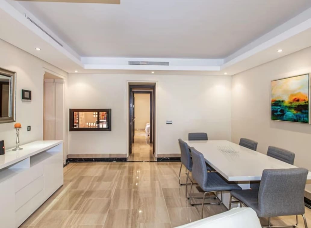 2 makuuhuone Huoneisto myytävänä paikassa Estepona mukana uima-altaan 
autotalli - 650 000 € (Ref: 9504152)