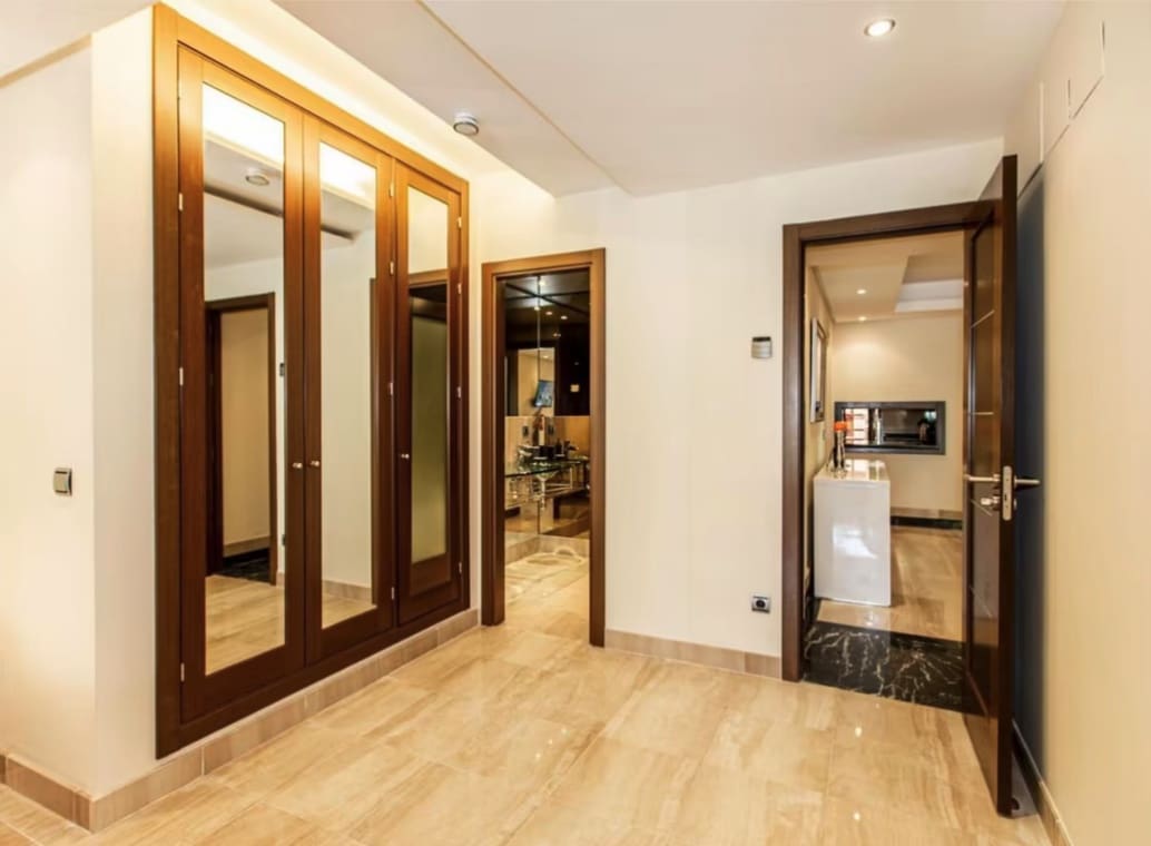 2 makuuhuone Huoneisto myytävänä paikassa Estepona mukana uima-altaan 
autotalli - 650 000 € (Ref: 9504152)