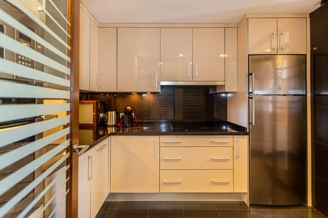 2 makuuhuone Huoneisto myytävänä paikassa El Padrón, Estepona mukana uima-altaan 
autotalli - 650 000 € (Ref: 9504152)