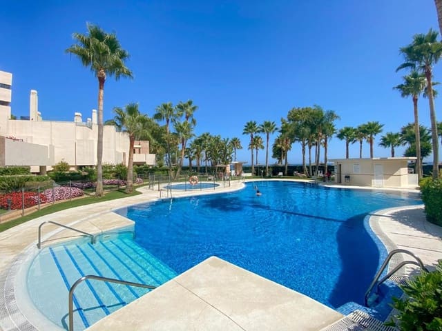 2 makuuhuone Huoneisto myytävänä paikassa El Padrón, Estepona mukana uima-altaan 
autotalli - 650 000 € (Ref: 9504152)