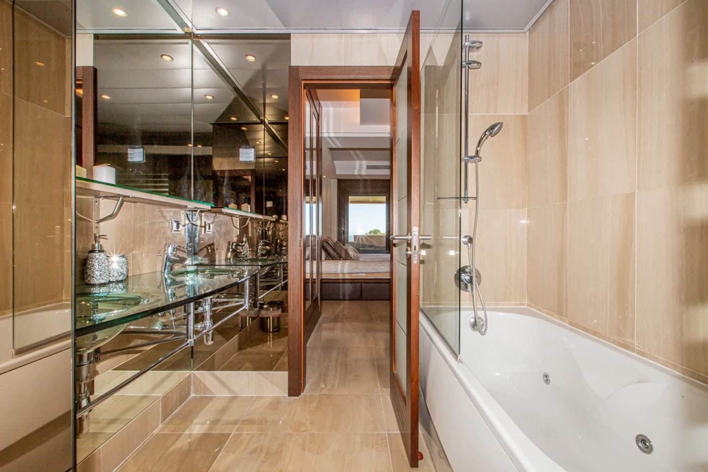 2 makuuhuone Huoneisto myytävänä paikassa Estepona mukana uima-altaan 
autotalli - 650 000 € (Ref: 9504152)