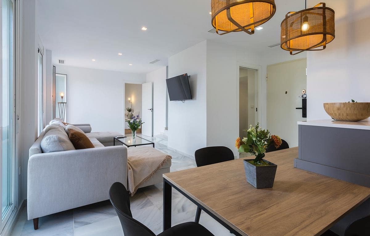 3 slaapkamer Appartement te koop in La Duquesa / Puerto de la Duquesa met zwembad garage - € 332.000 (Ref: 9508639)