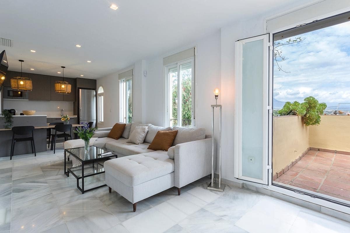 3 slaapkamer Appartement te koop in La Duquesa / Puerto de la Duquesa met zwembad garage - € 332.000 (Ref: 9508639)