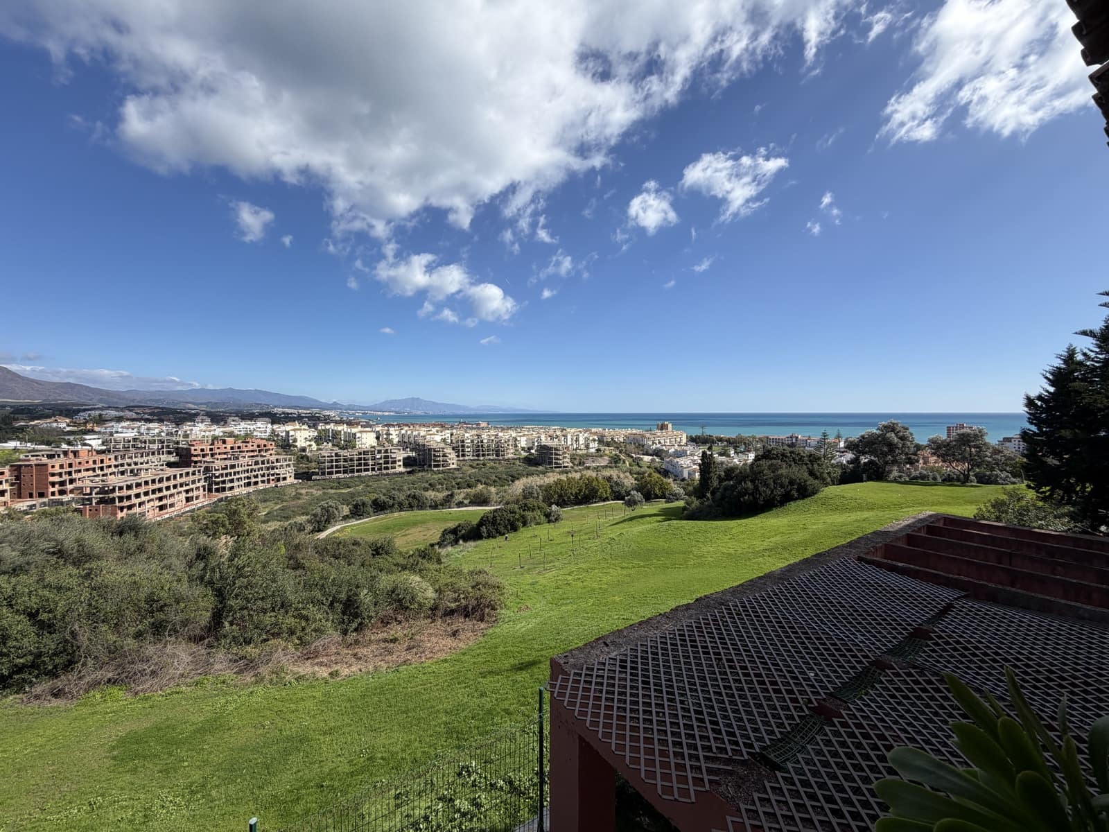 3 sovrum Lägenhet till salu i La Duquesa / Puerto de la Duquesa med pool garage - 330 000 € (Ref: 9508639)