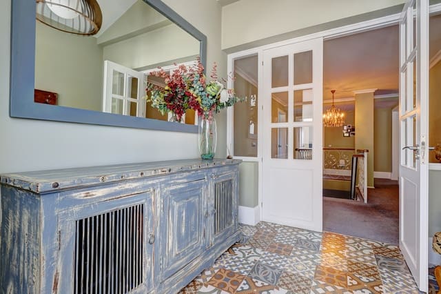 4 quarto Moradia para venda em Casares Pueblo, Casares com piscina garagem - 2 250 000 € (Ref: 9513244)