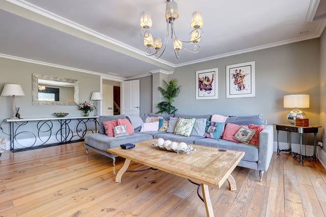 4 quarto Moradia para venda em Casares Pueblo, Casares com piscina garagem - 2 250 000 € (Ref: 9513244)