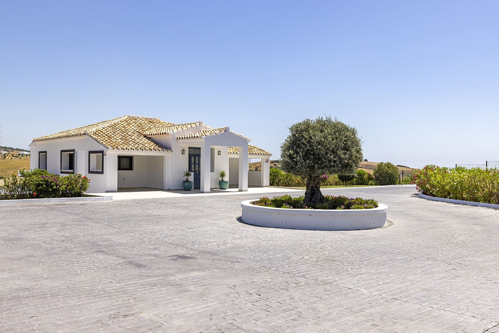 4 bedroom Villa for sale in Casares with pool garage - € 2,250,000 (Ref: 9513244)