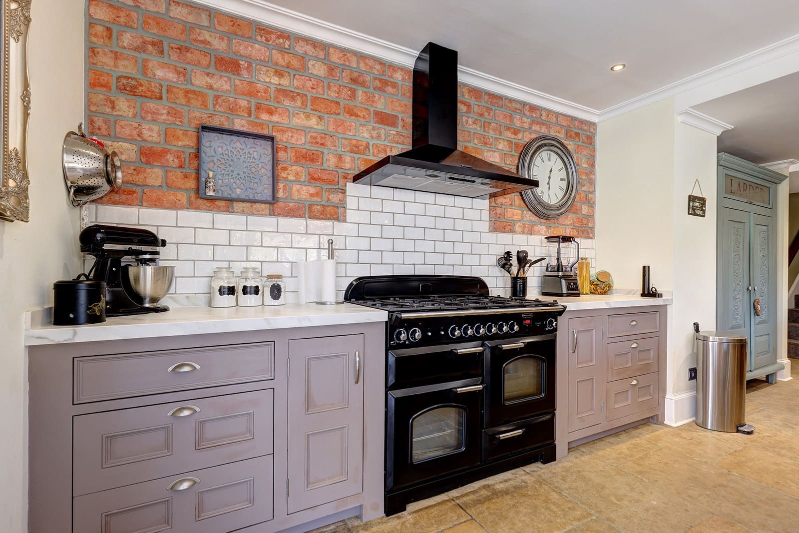 4 bedroom Villa for sale in Casares with pool garage - € 2,250,000 (Ref: 9513244)
