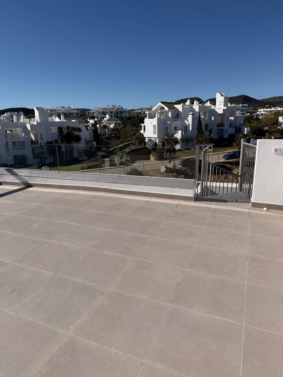 2 chambre Penthouse à vendre à Casares avec piscine garage - 495 000 € (Ref: 9530182)