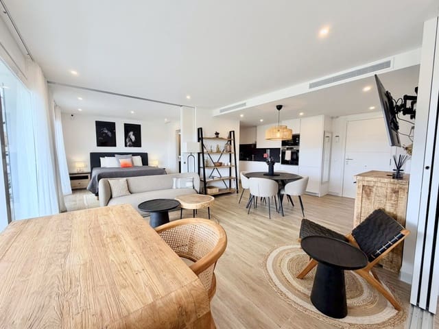 Ático de 2 habitaciones en Casares Pueblo, Casares en venta con piscina garaje - 495.000 € (Ref: 9530182)