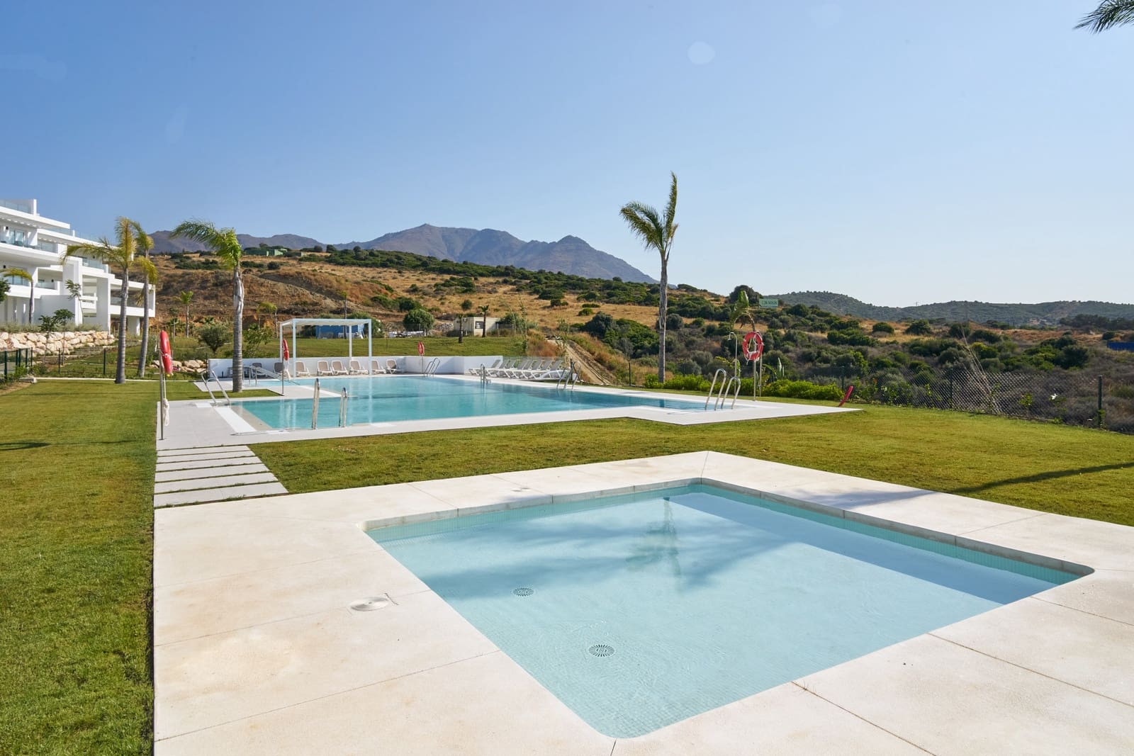 2 soverom Penthouse til salgs i Casares med svømmebasseng garasje - € 495 000 (Ref: 9530182)