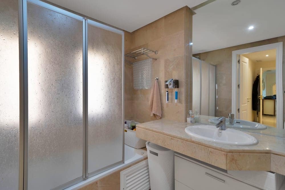 3 makuuhuone Huoneisto myytävänä paikassa Manilva mukana uima-altaan 
autotalli - 319 000 € (Ref: 9555328)