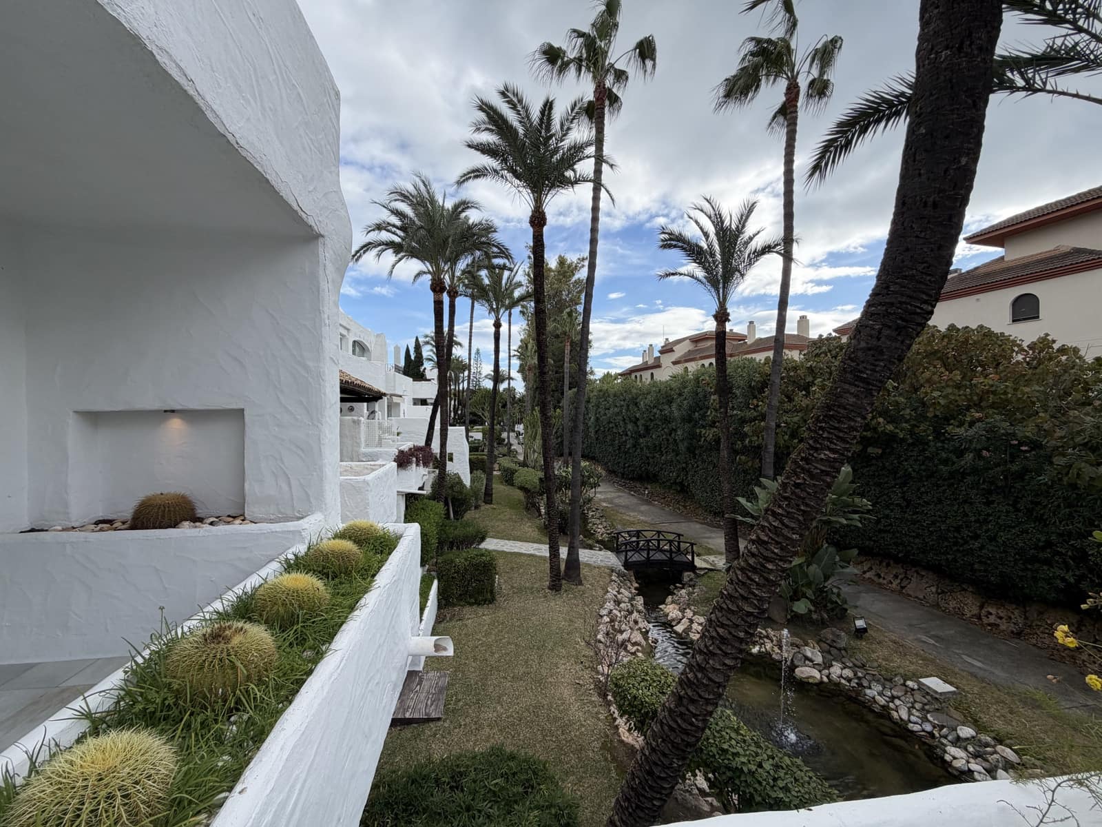 2 slaapkamer Appartement te koop in Marbella met zwembad garage - € 935.000 (Ref: 9558584)