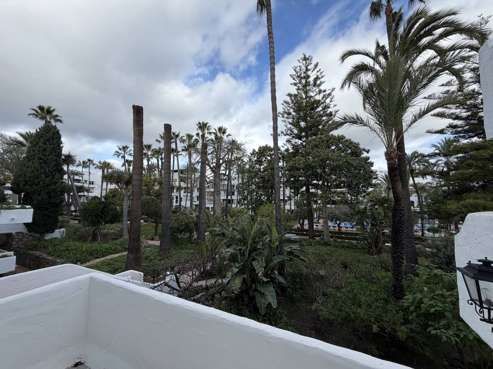 2 slaapkamer Appartement te koop in Marbella met zwembad garage - € 935.000 (Ref: 9558584)