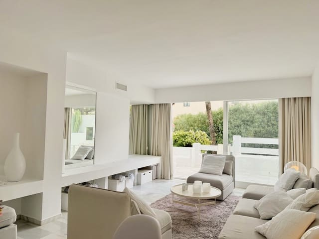 2 chambre Appartement à vendre à Puerto Banus, Marbella avec piscine garage - 935 000 € (Ref: 9558584)