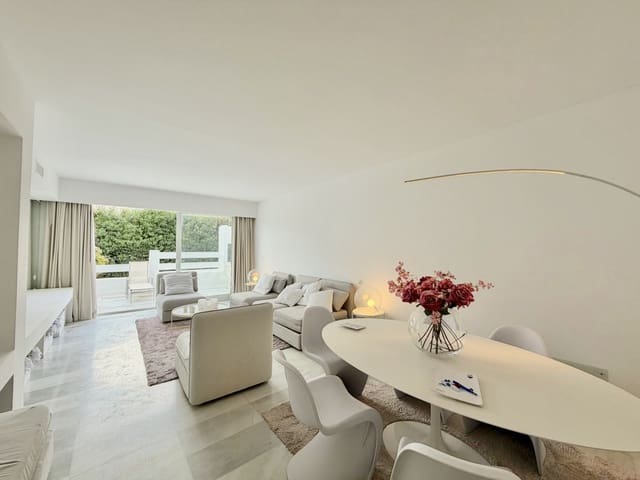 2 chambre Appartement à vendre à Puerto Banus, Marbella avec piscine garage - 935 000 € (Ref: 9558584)