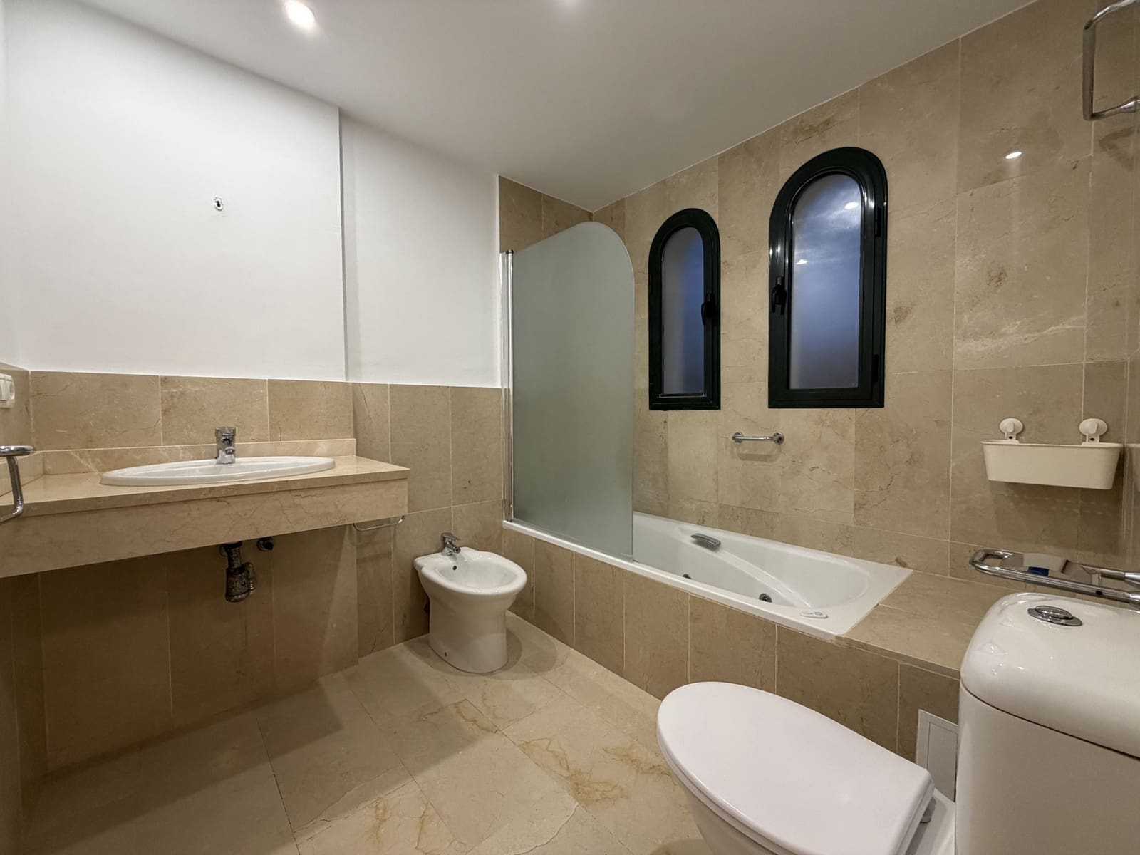 Pareado de 3 habitaciones en Manilva en venta con piscina garaje - 610.000 € (Ref: 9561556)