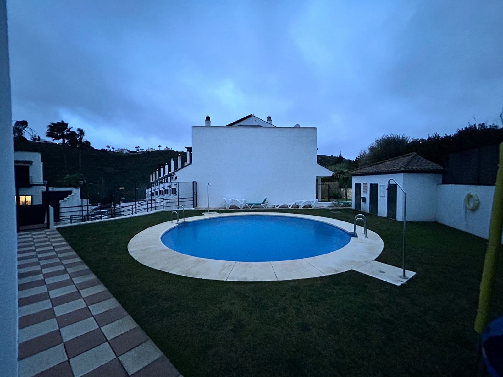 Pareado de 3 habitaciones en Manilva en venta con piscina garaje - 610.000 € (Ref: 9561556)