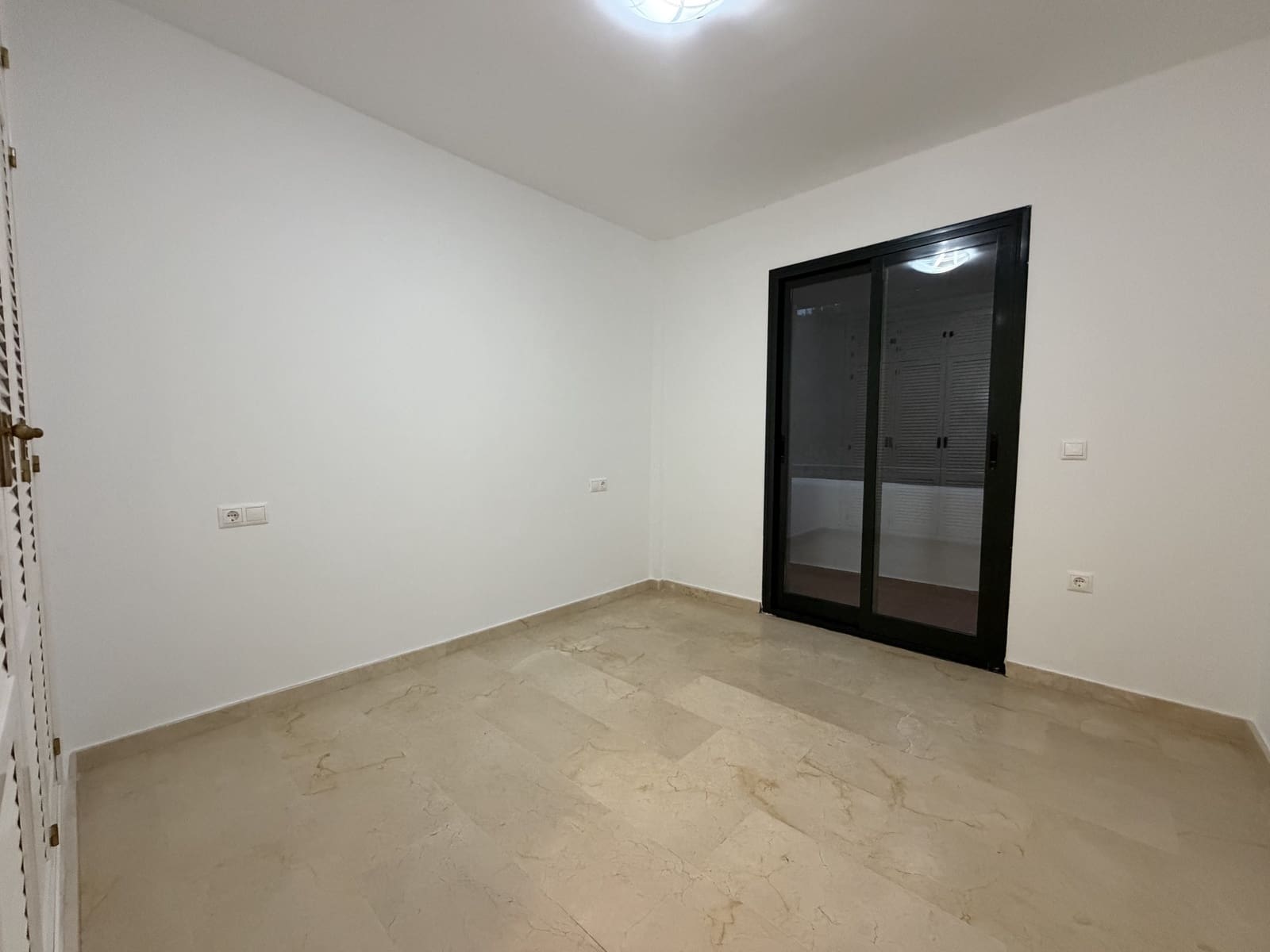 3 bedroom Semi-detached Villa for sale in Manilva with pool garage - € 610,000 (Ref: 9561556)