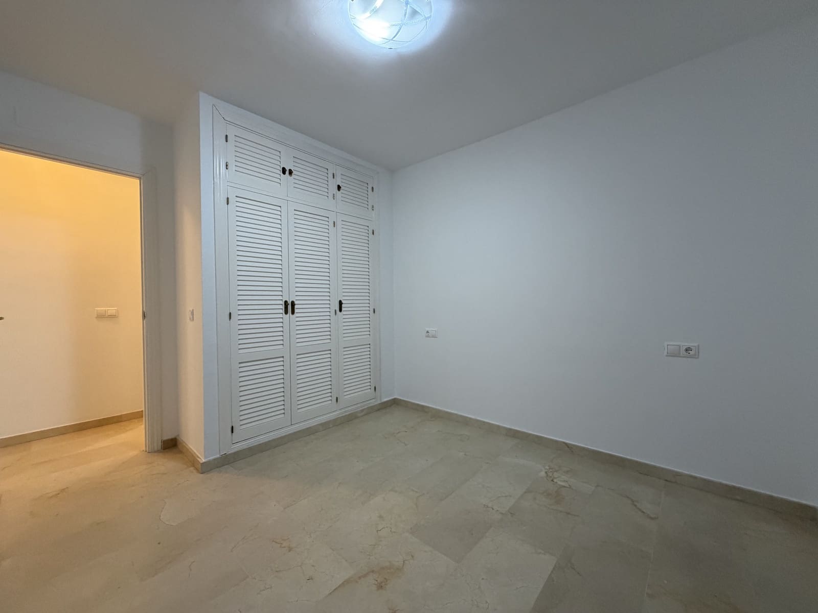 3 bedroom Semi-detached Villa for sale in Manilva with pool garage - € 610,000 (Ref: 9561556)