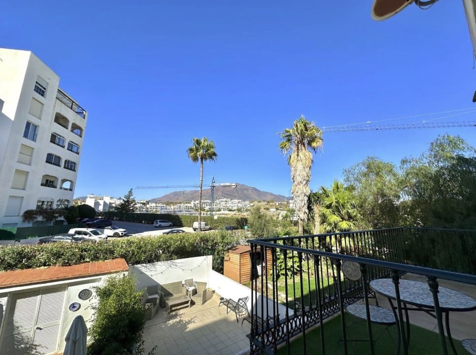 3 bedroom Townhouse for sale in Estepona with garage - € 525,000 (Ref: 9564935)