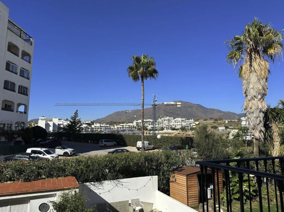 3 bedroom Townhouse for sale in Estepona with garage - € 525,000 (Ref: 9564935)