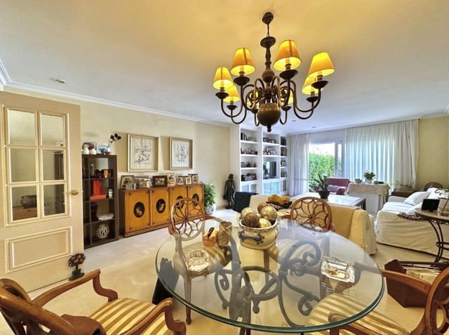 3 bedroom Townhouse for sale in Centro, Estepona with garage - € 525,000 (Ref: 9564935)