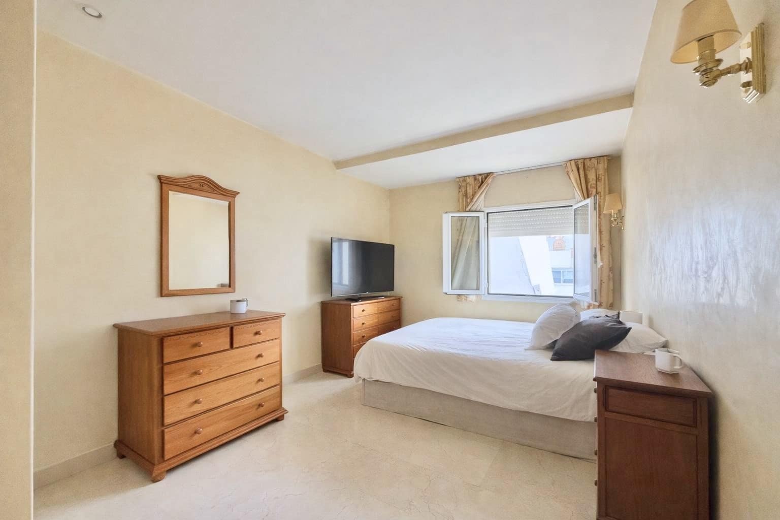 3 bedroom Townhouse for sale in Estepona with garage - € 525,000 (Ref: 9564935)