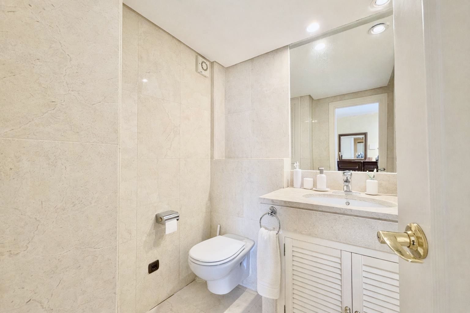 3 bedroom Townhouse for sale in Estepona with garage - € 525,000 (Ref: 9564935)