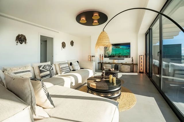 Apartamento de 3 habitaciones en La Concha - Resina Golf, Estepona en venta con piscina garaje - 799.000 € (Ref: 9574175)